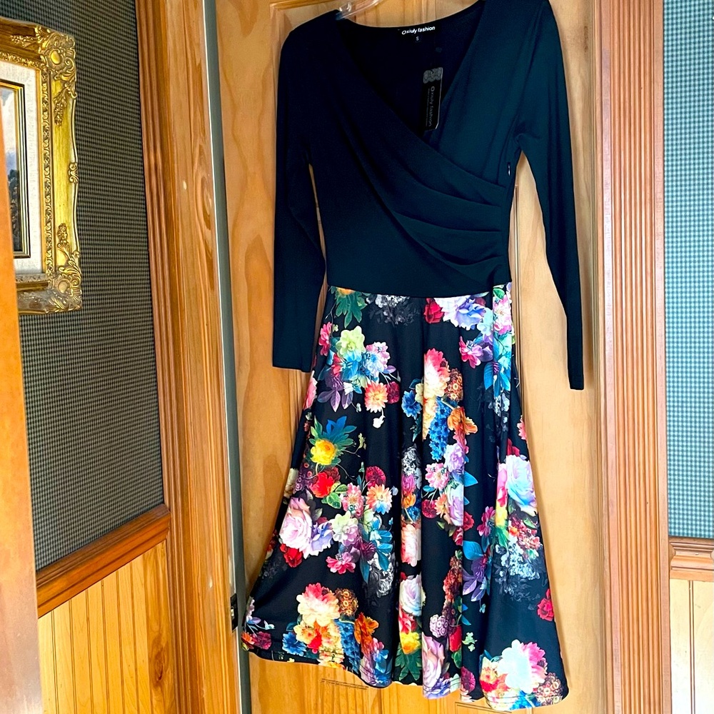 NWT Black and Floral Dress 🌺🌼🌸
